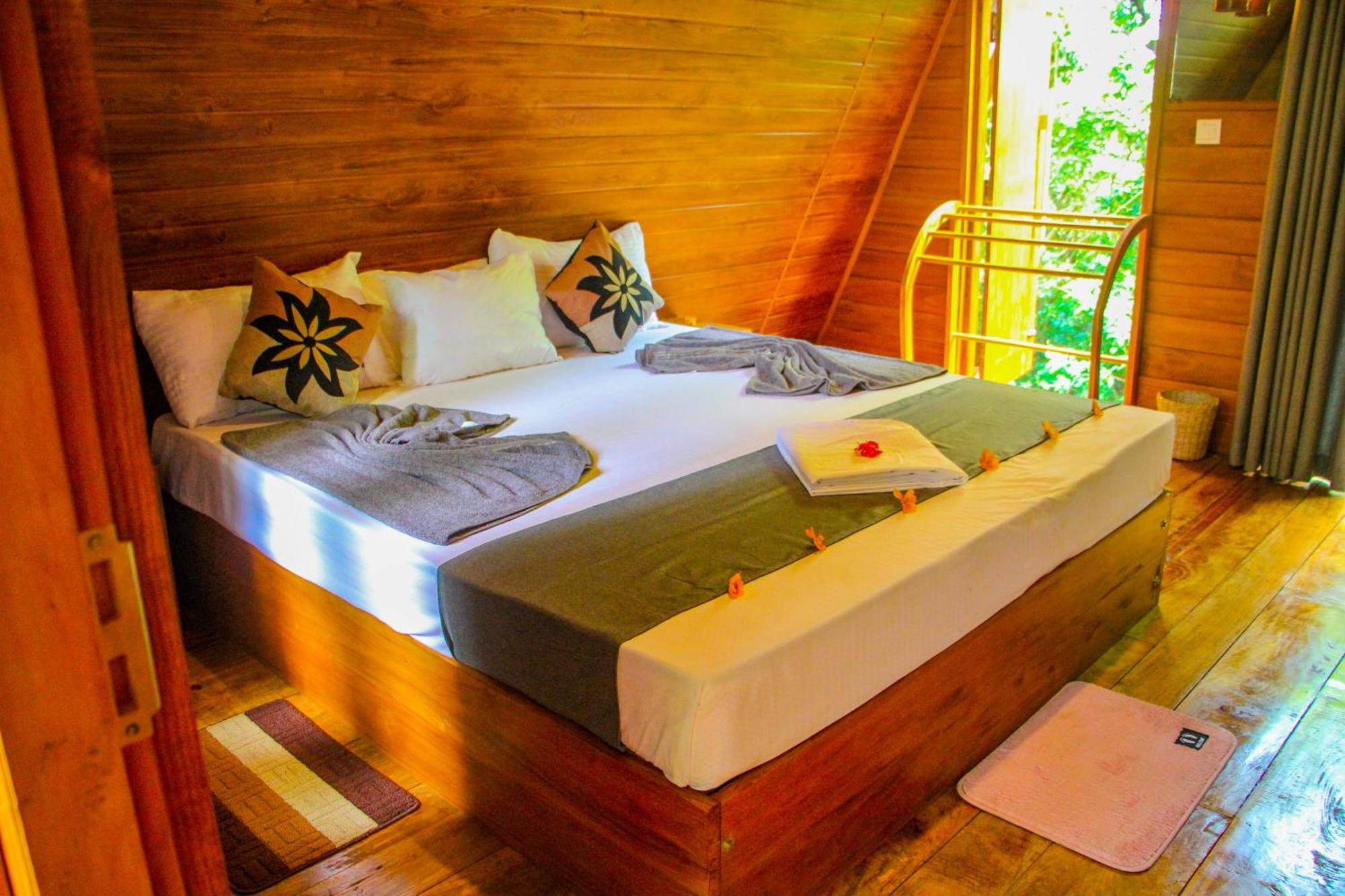 Eco Tree House Villa *